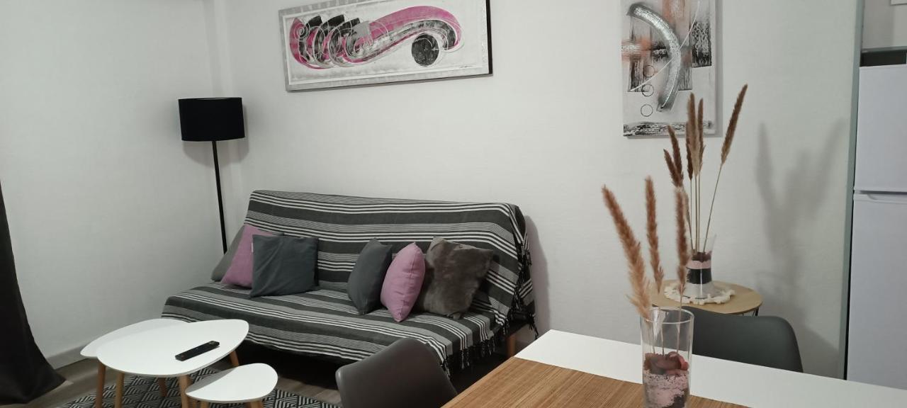 Appartement Tout Confort Салоу Экстерьер фото